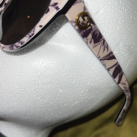 Acetate Floral Gucci Sunglasses - NWOT - Picture 4 of 10